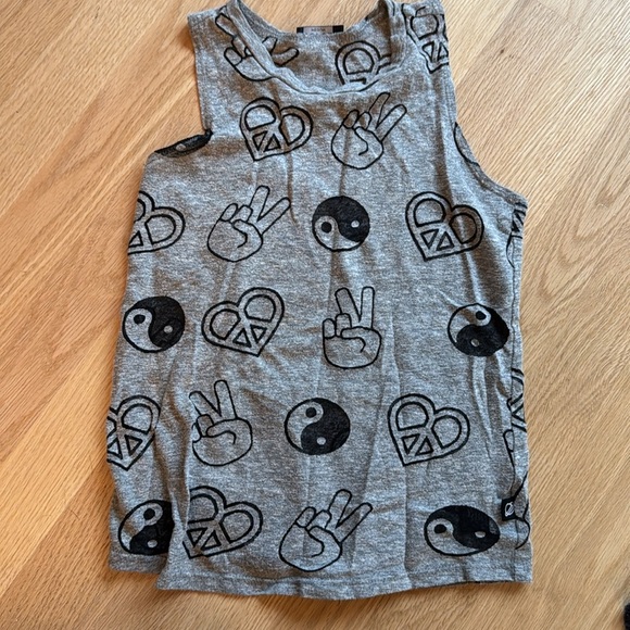 Bundle of 3 Tanks and 1 Tee Size 10 - Picture 6 of 9